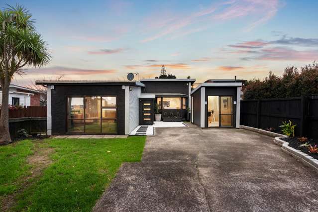 Huge price reduction now asking $879,000 neg