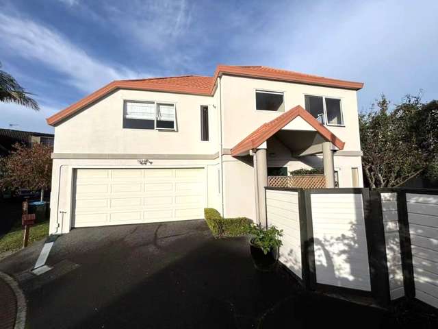 4 Bedroom Townhouse in Mt Wellington