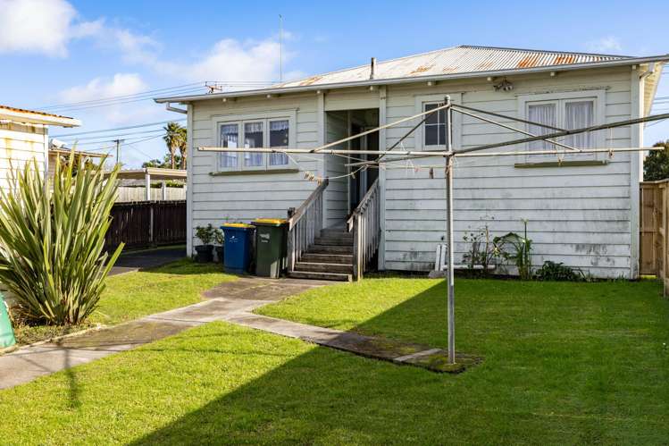46 Titirangi Road New Lynn_16