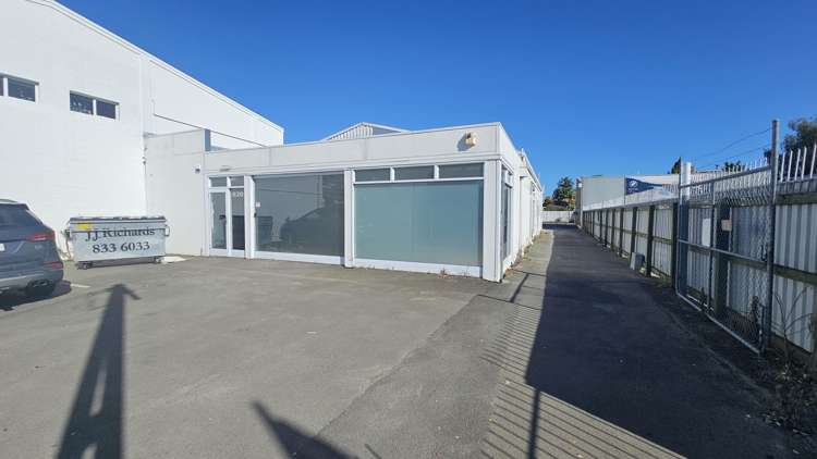 820 Karamu Road North Mayfair_9