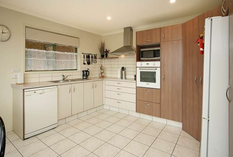 21 Woodstock Place Stoke_4