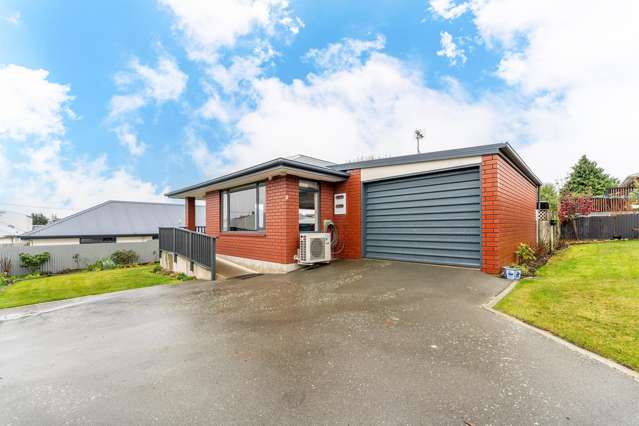 FREEHOLD STANDALONE TOWNHOUSE