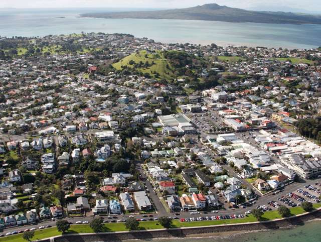 NZ's house market tops $1 trillion, Kiwis owe $248b in mortgages