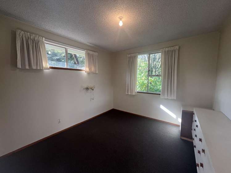 8 Comries Road 1053_8