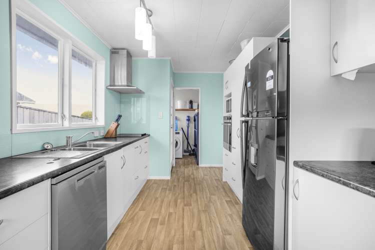 18 Kumeroa Grove Wainuiomata_5