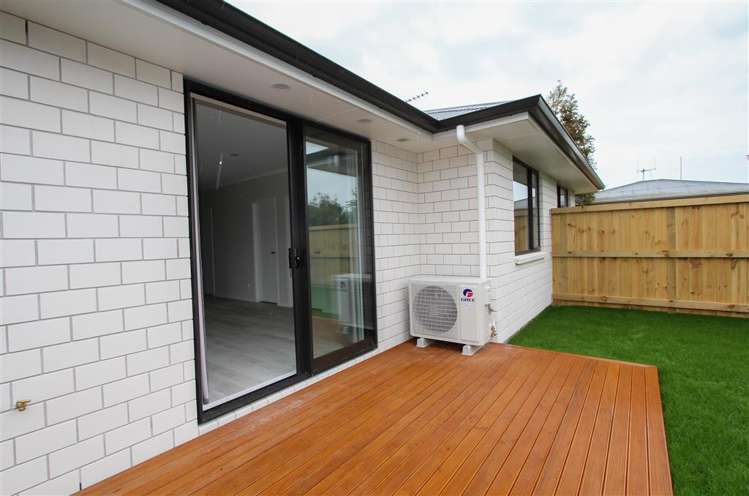 2/8A Rutherford Street 1053_16