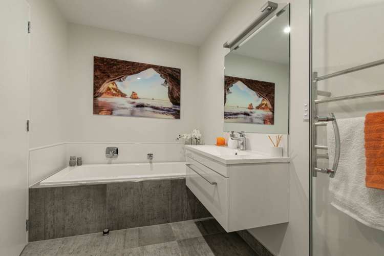 14 Watermill Lane Silverdale_18