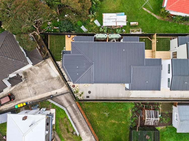 121D Vodanovich Road Te Atatu South_40