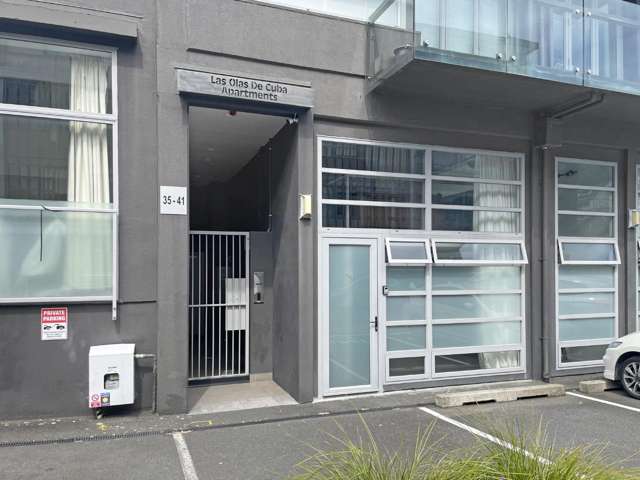 2-Bedroom Apartment – Prime Cuba Street Location