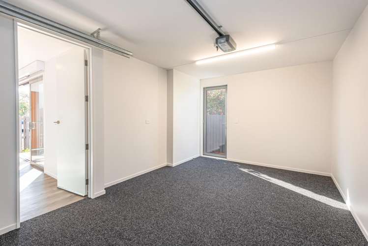 1/6 Strauss Place Somerfield_16