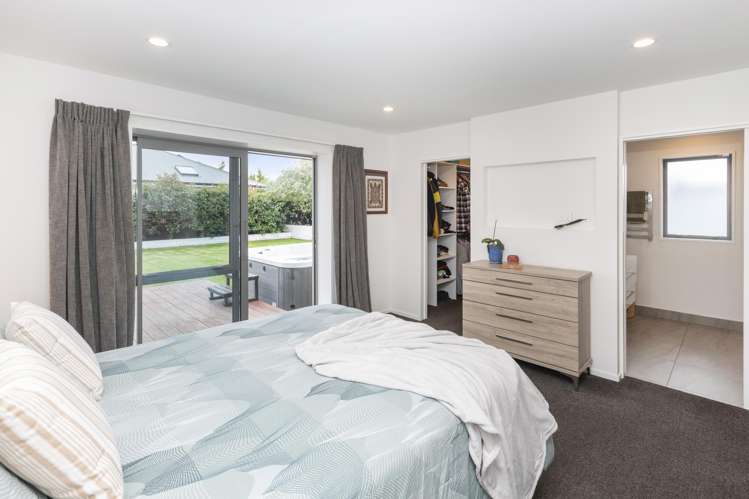 8 Carnaveron Drive Lincoln_12