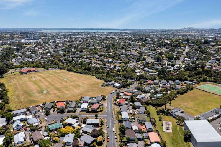 28 Meadowvale Rise Titirangi_18