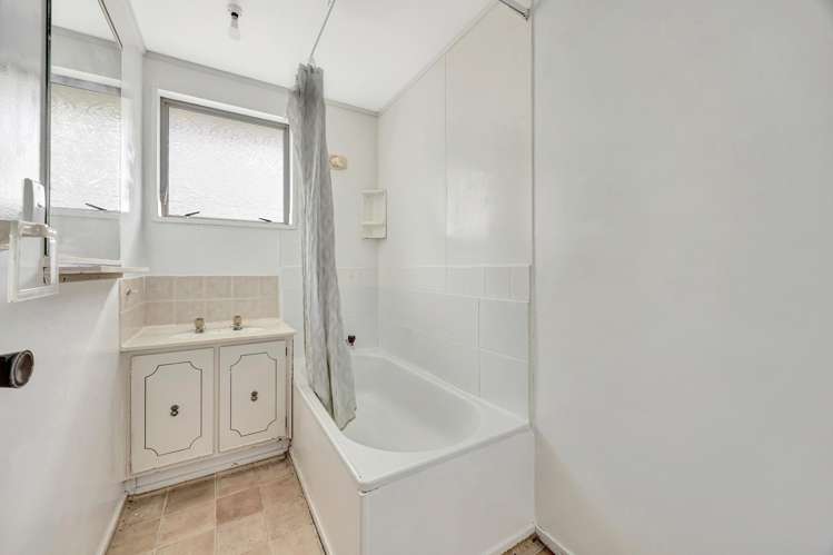 39 Odlin Crescent Nawton_11