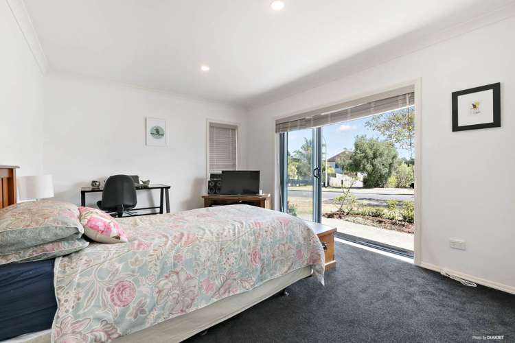 227 Alec Craig Way Gulf Harbour_16