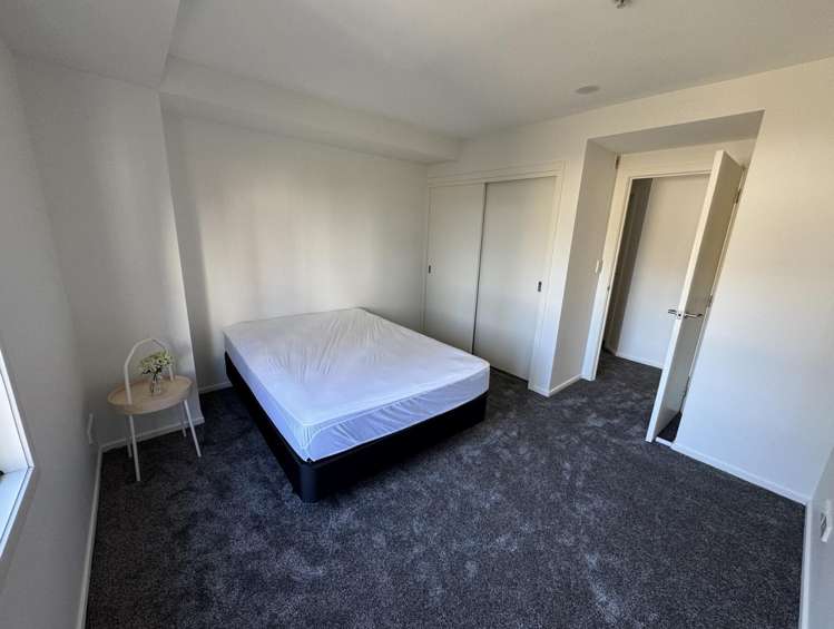 8B/2 Eden Crescent City Centre_6