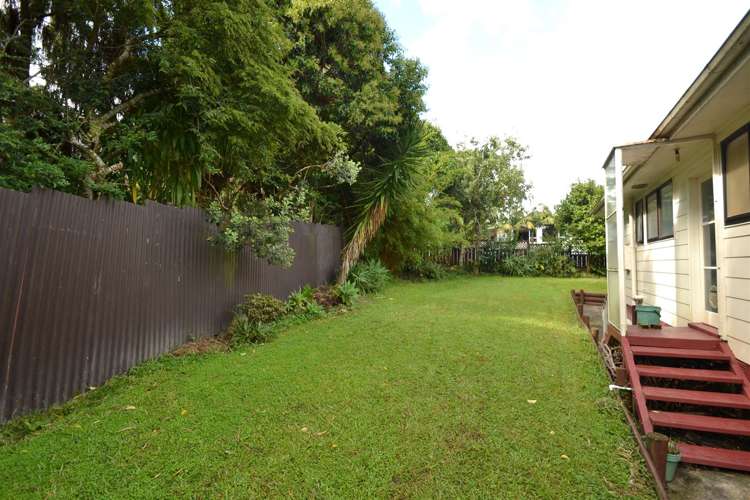 1/1 Pisces Road Glen Eden_16