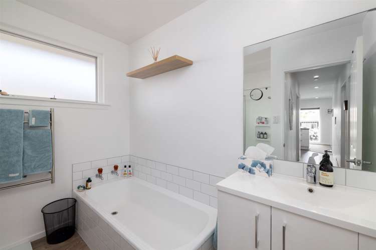 1/528 Marine Parade South New Brighton_11