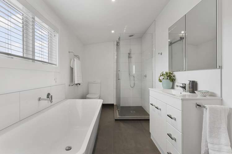 8 Kiwi Road Devonport_18