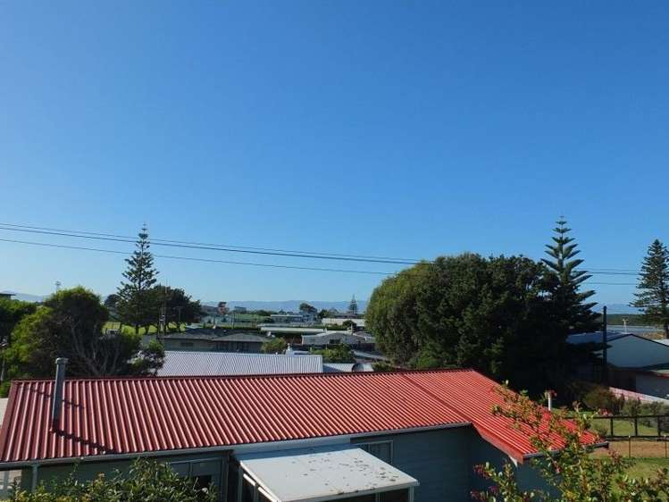 3 Perreau Avenue Foxton Beach_17