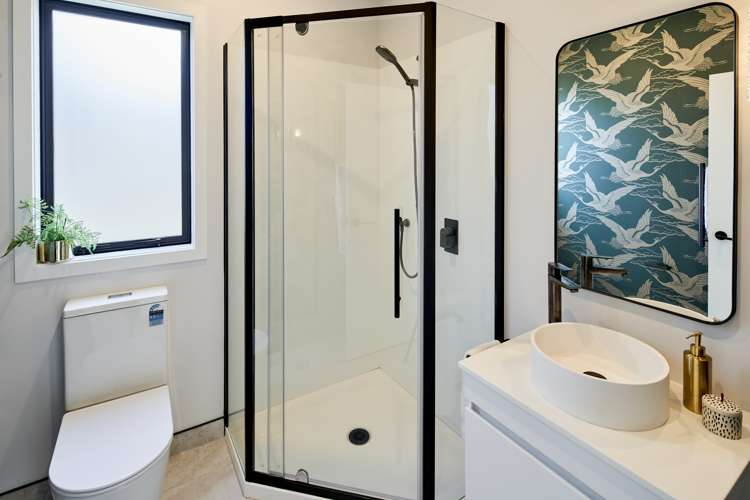 38 Hokioi Drive Porirua_9