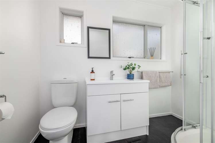 2/45 Reynella Drive Massey_7