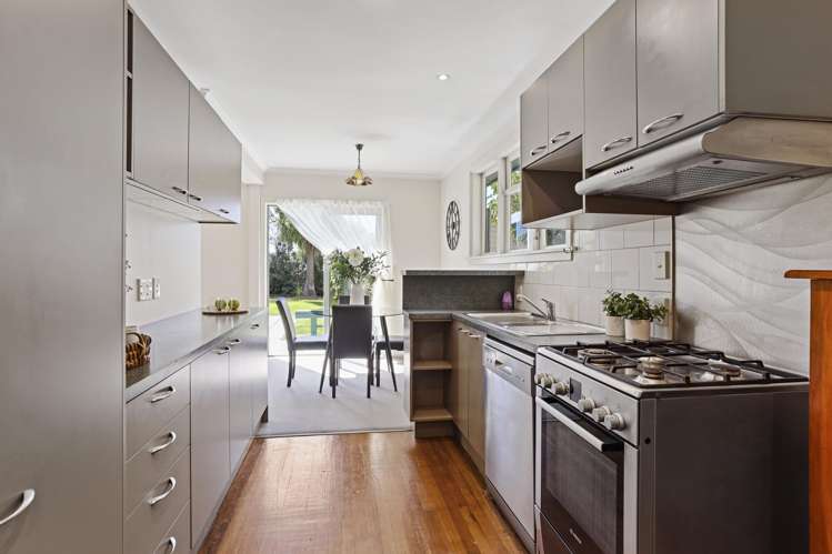 160 Emmett Street Shirley_7