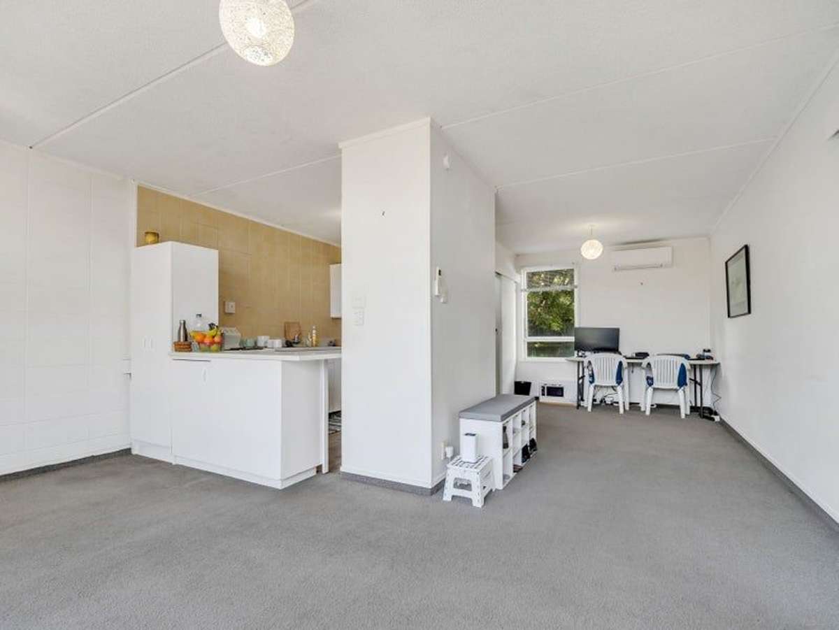 2/18 Carnot Street_1