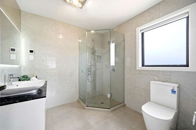 17 St Claire Road Silverdale_15