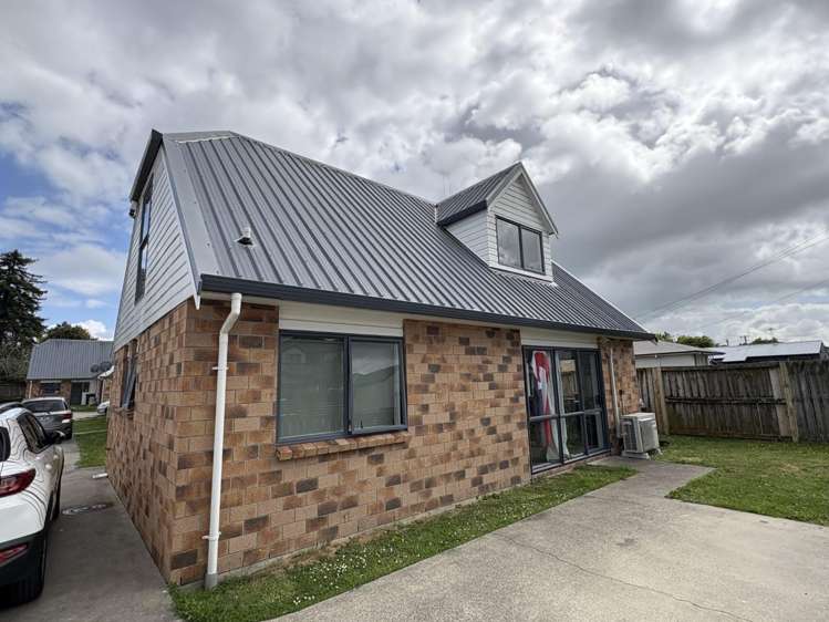 8A Inverness Avenue Hamilton East_11