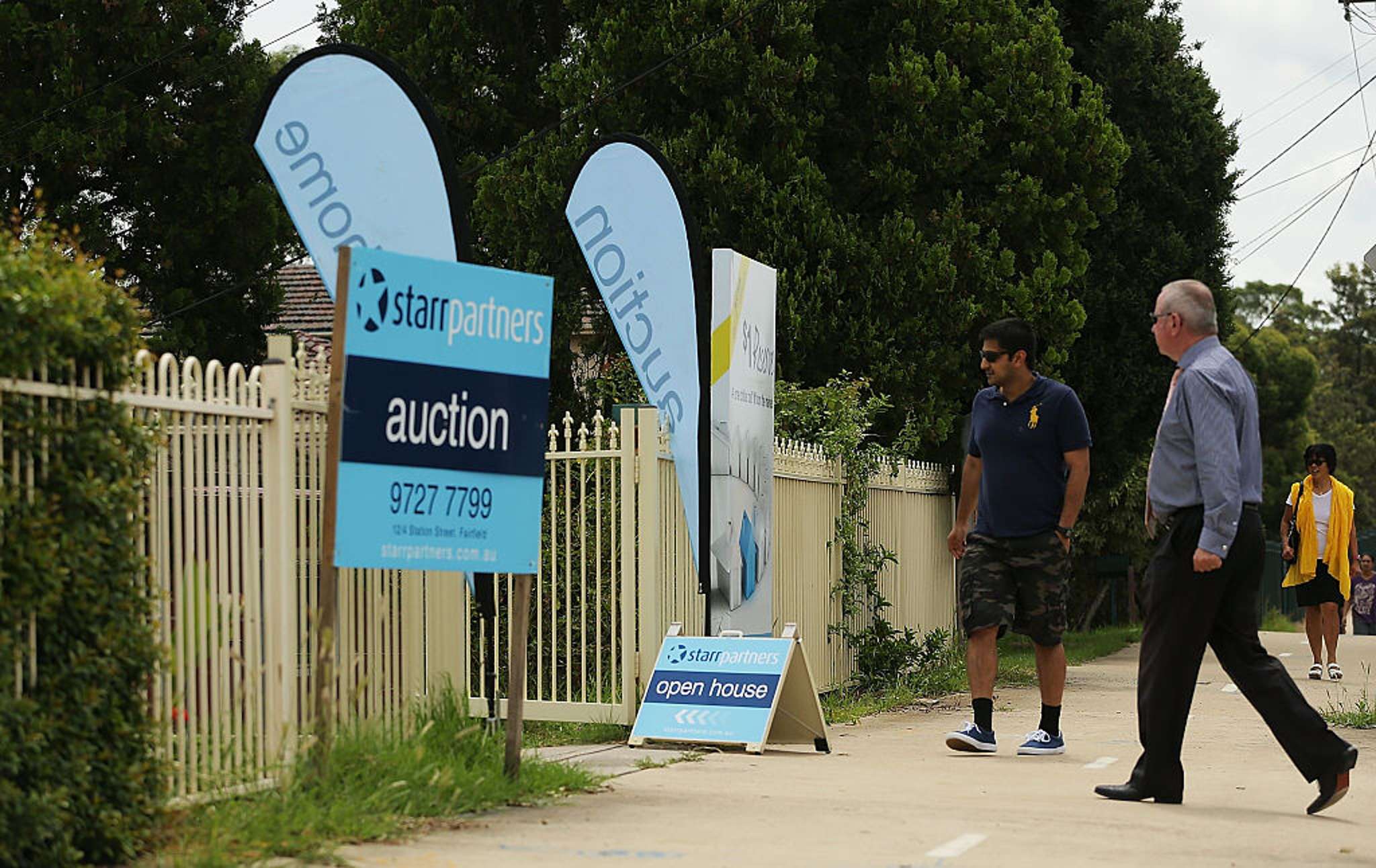 Fears Sydney's house price 'infection' is spreading