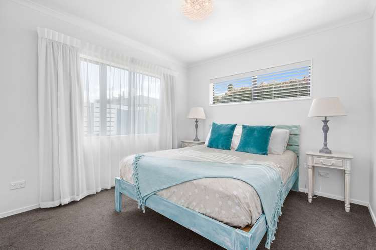 8 Stace Hopper Drive One Tree Point_13