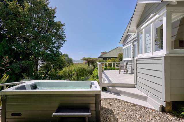 New home complete, vendors ready to sell