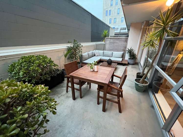 8/8 Clayton Street Newmarket_1