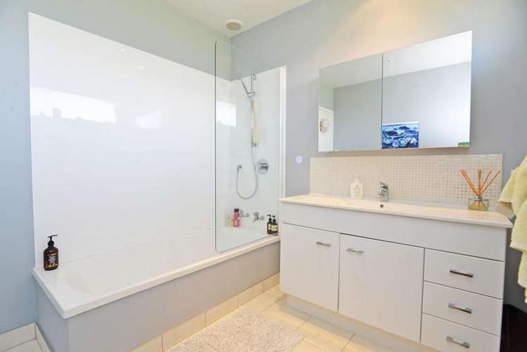 39 Shetland Street Glen Eden_10