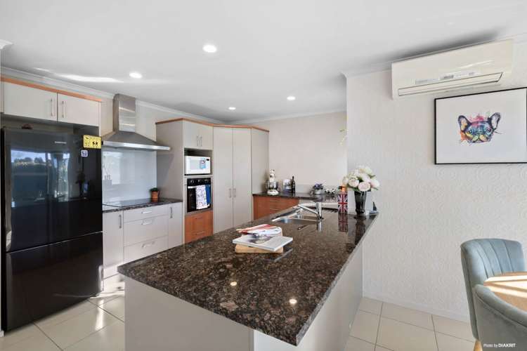 27 Savona Drive Flat Bush_3