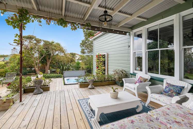 1 Green Lane Helensville_23