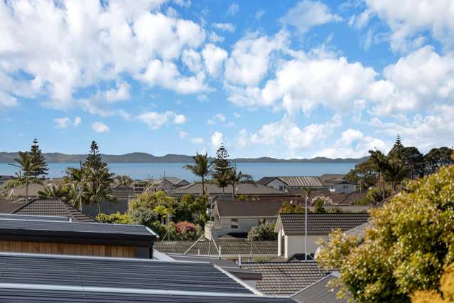 Macleans Zone with Sea views