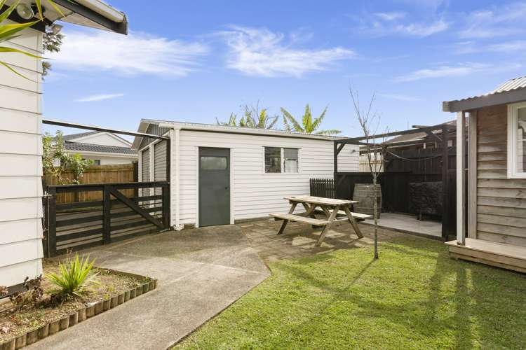 4 Hydra Place Glen Eden_13