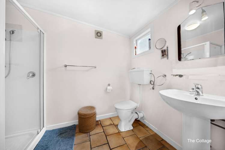 216 Ness Valley Road Clevedon_35