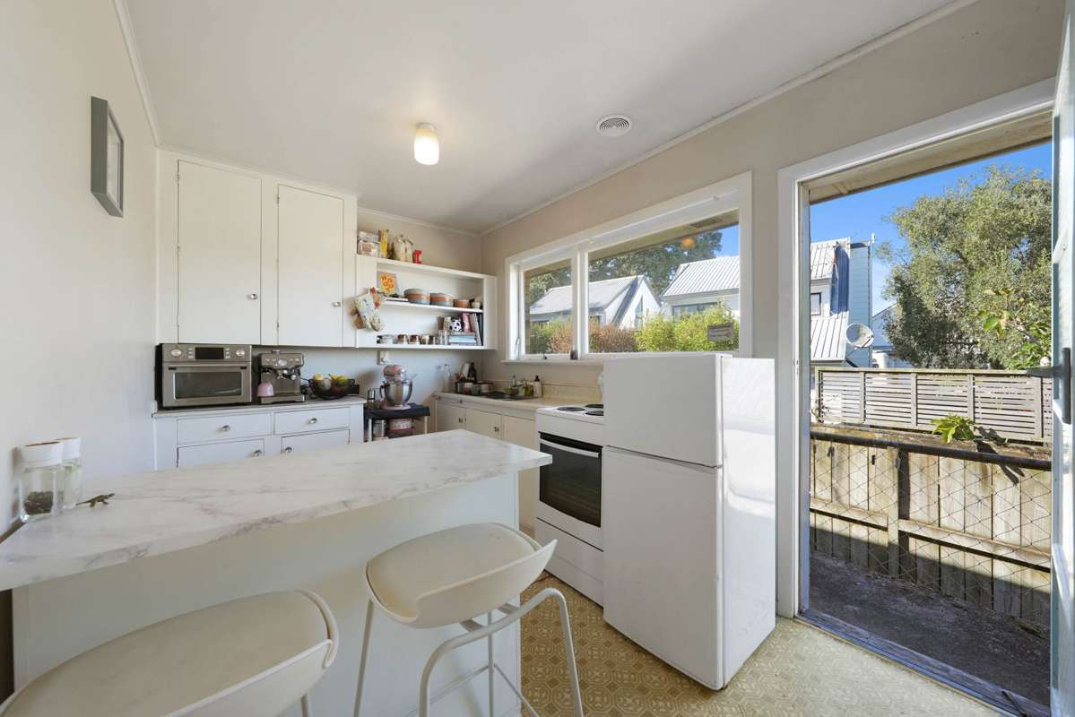 3/872B Dominion Road_3