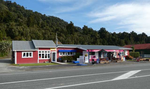 33 Main Road Harihari_2