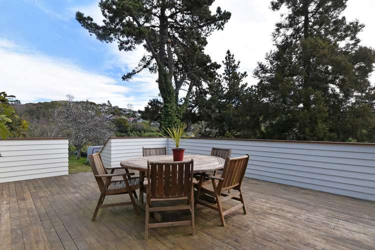 240 Saint Vincent Street Toi Toi_11