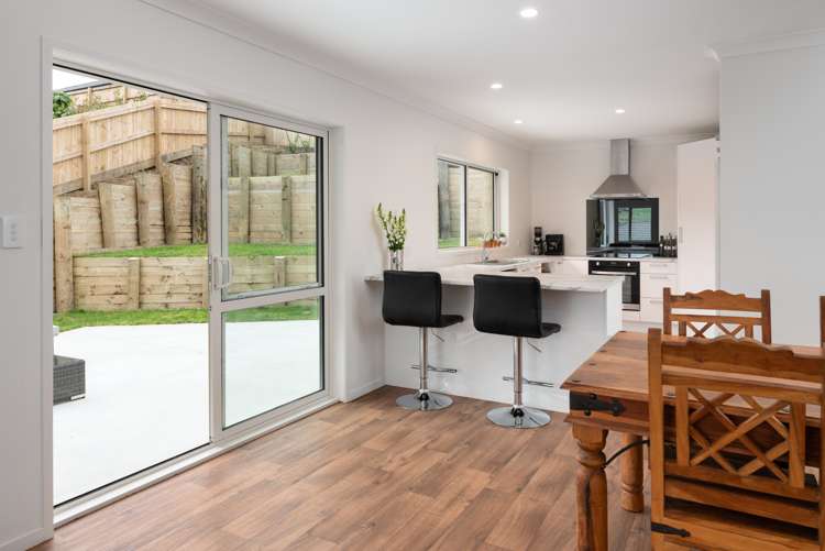 16 Antrim Glade Welcome Bay_6