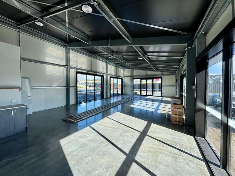 24 Smart Road Waiwhakaiho_13