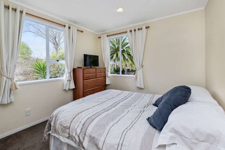 19 Glenfern Road Mellons Bay_12