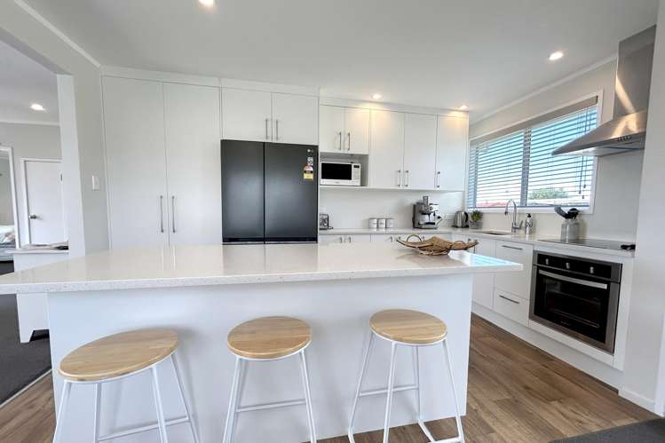 9 Puriri Avenue Kaiaua_14