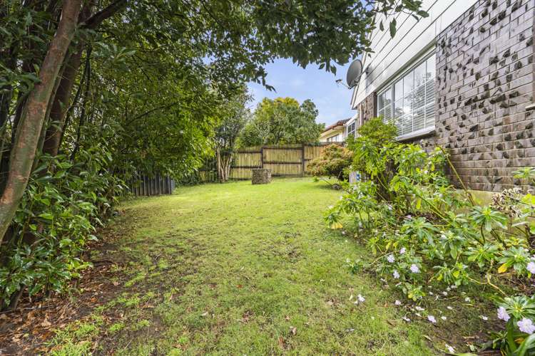 2/73 Botany Road Botany Downs_15