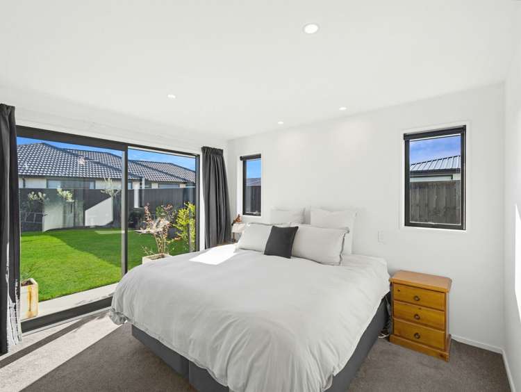 23 Whitehorn Drive Lincoln_12