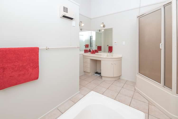 19 Railway Terrace Glentunnel_11