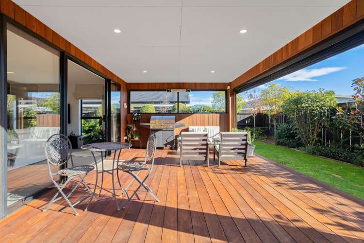 12 Spitfire Drive Burleigh_18
